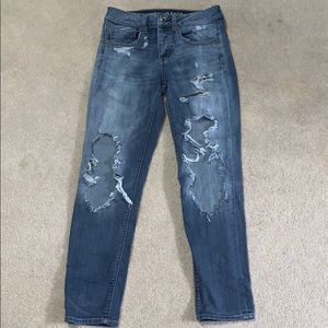 light blue american eagle ripped jeans